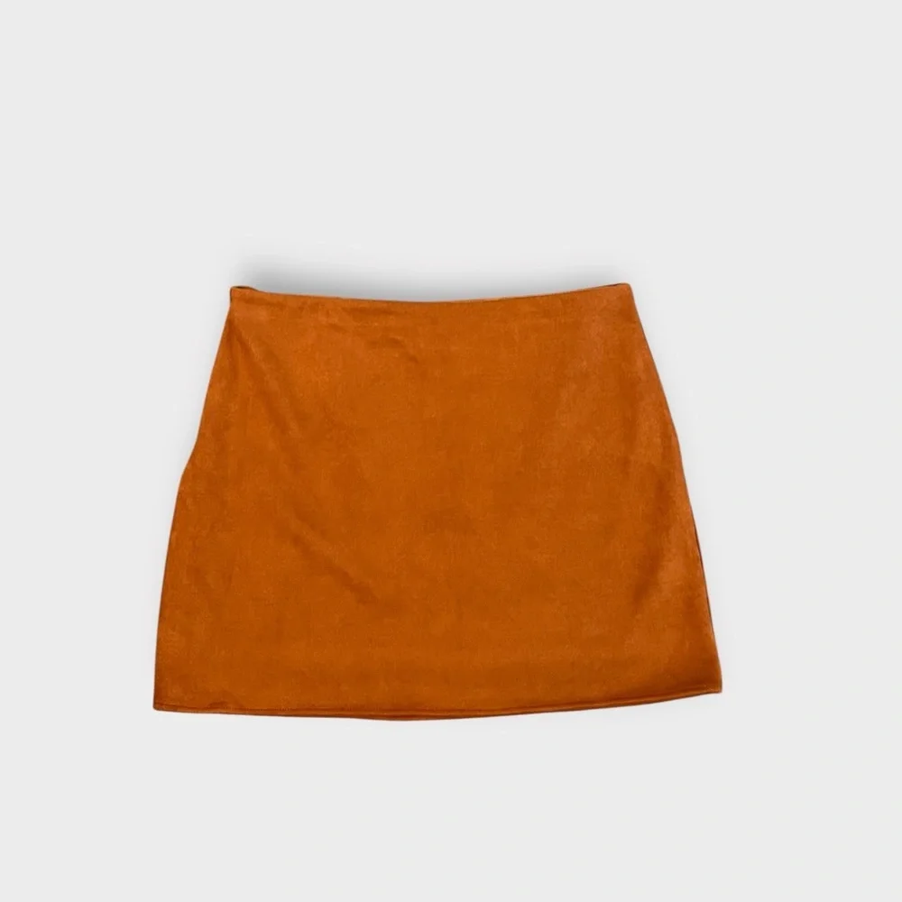 Blue Rain Embroidered Faux Suede Mini Skirt – Size L